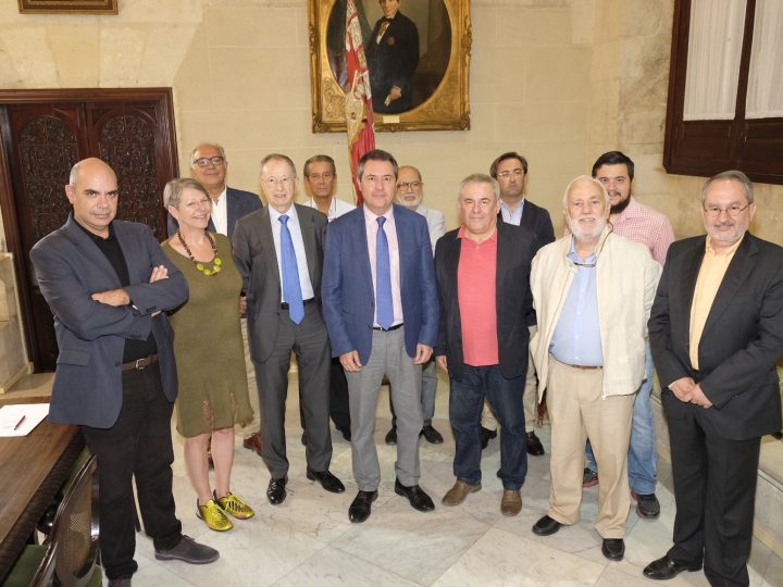 Ayuntamiento de #Sevilla e Iniciativa Ciudadana firman un convenio para implicar a la ciudadanía e impulsar actos de conmemoración del V Centenario de la Primera Vuelta al Mundo